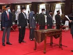 Kawal Program  Prioritas, Gubernur Ali Mazi  Lantik Tim TGUPP Sultra