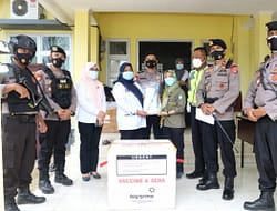 Kembali Pemprov Sultra Distribusi 31.080 Vaksin Covid – 19 Untuk 16 Kabupaten