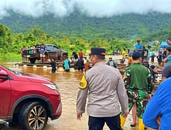 Aptudate Jalur Trans Sulawesi Konut Ke morowali Masih Tergenang Banjir , Mini Bus Naik Pincara