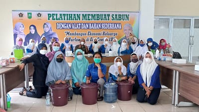 Bangun Ekonomi Wartawan, IKWI Riau Di Bekali Pelatihan Membuat Sabun Dan Usaha Pangan